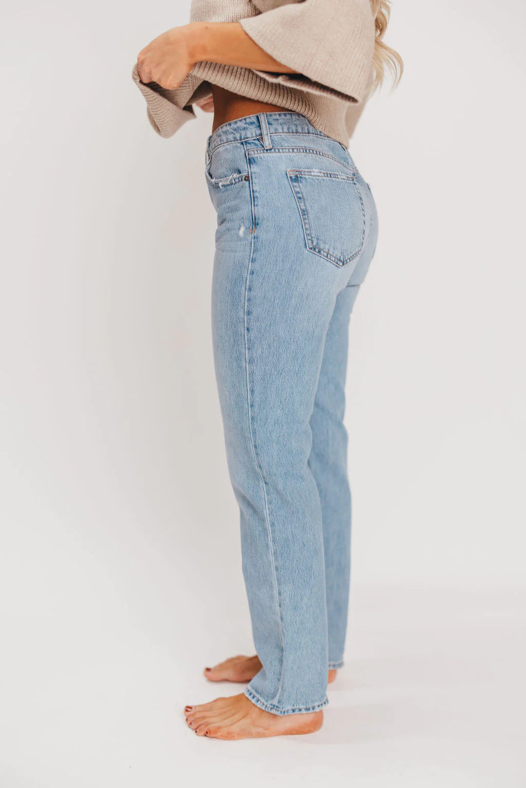 TRACEY HIGH RISE WID STRAIGHT JEAN