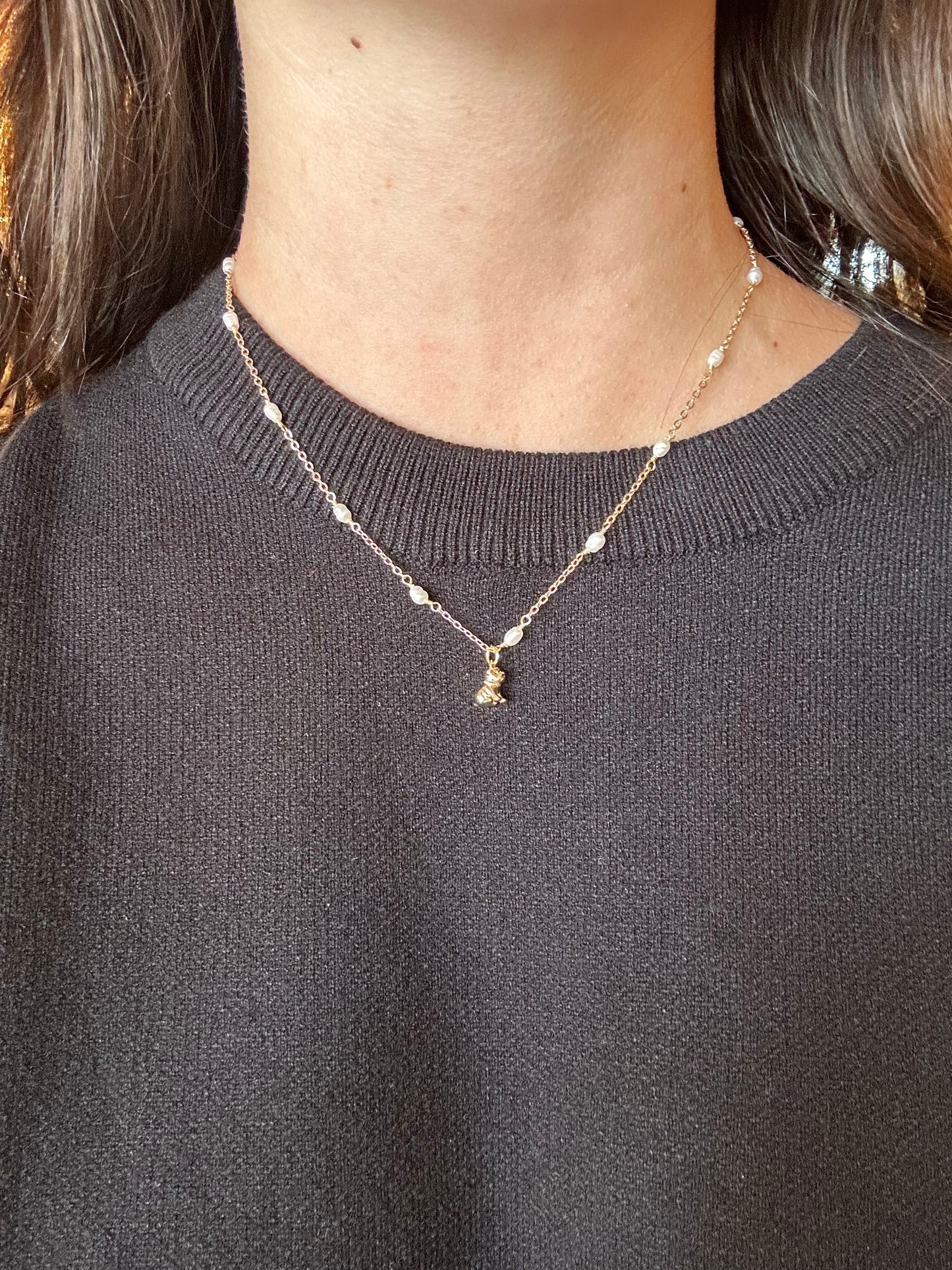 DAINTY PEARL BULLDOG NECKLACE