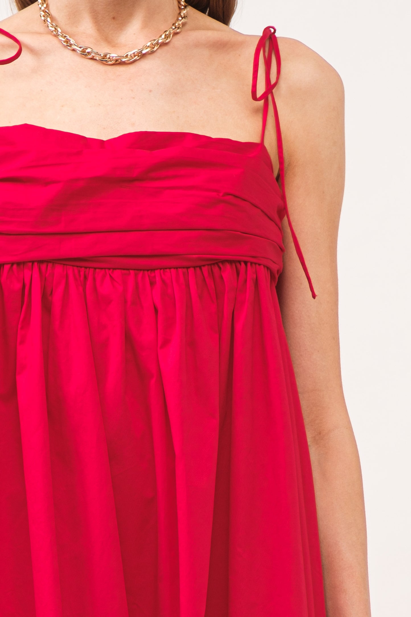 RED STRAIGHT NECKLINE MIDI DRESS