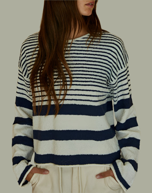 "BEAUTIFUL THINGS" TOP