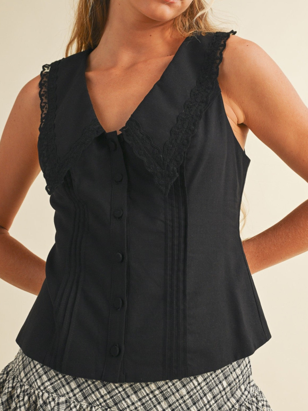 "PRAISES ROAR" TOP