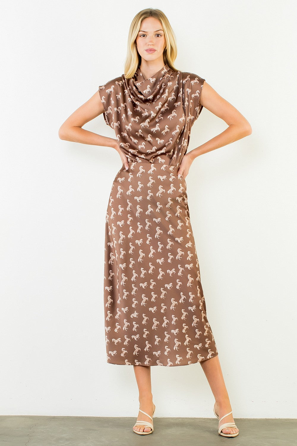 "SATIN HORSE PRINT SKIRT" by THML