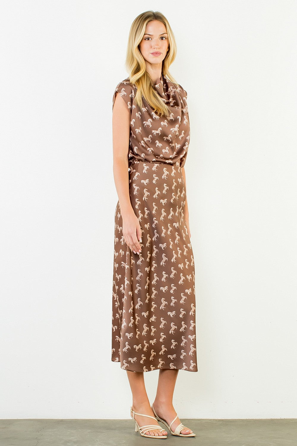"SATIN HORSE PRINT SKIRT" by THML