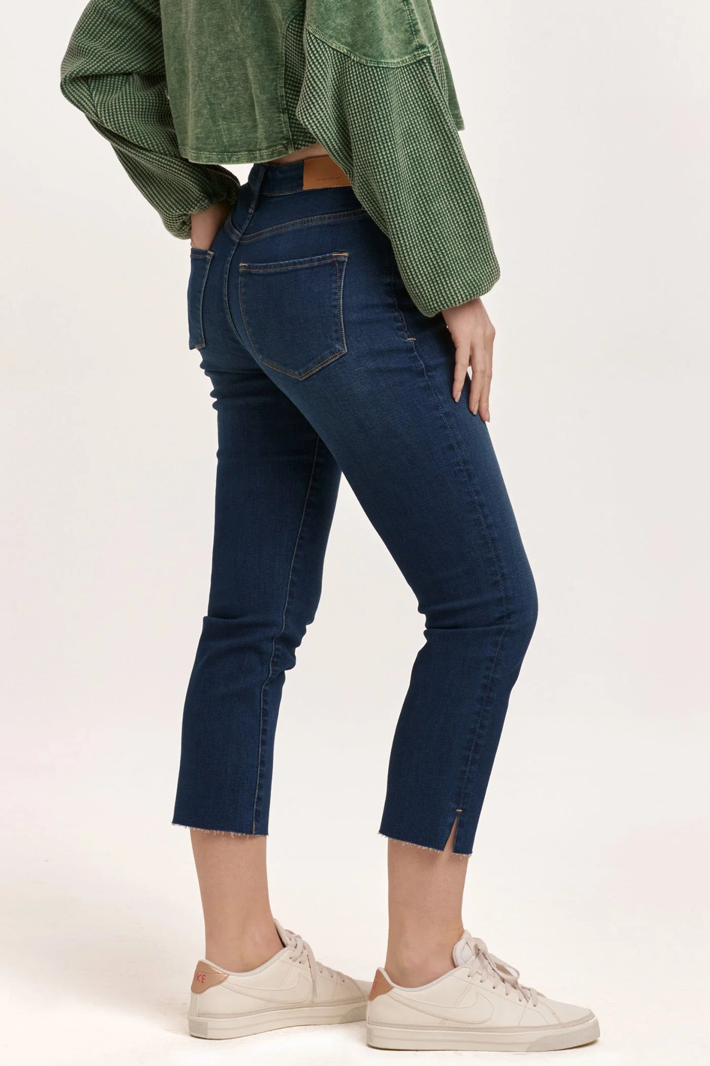 FRANKIE SUPER HIGH RISE CROPPED STRAIGHT JEANS