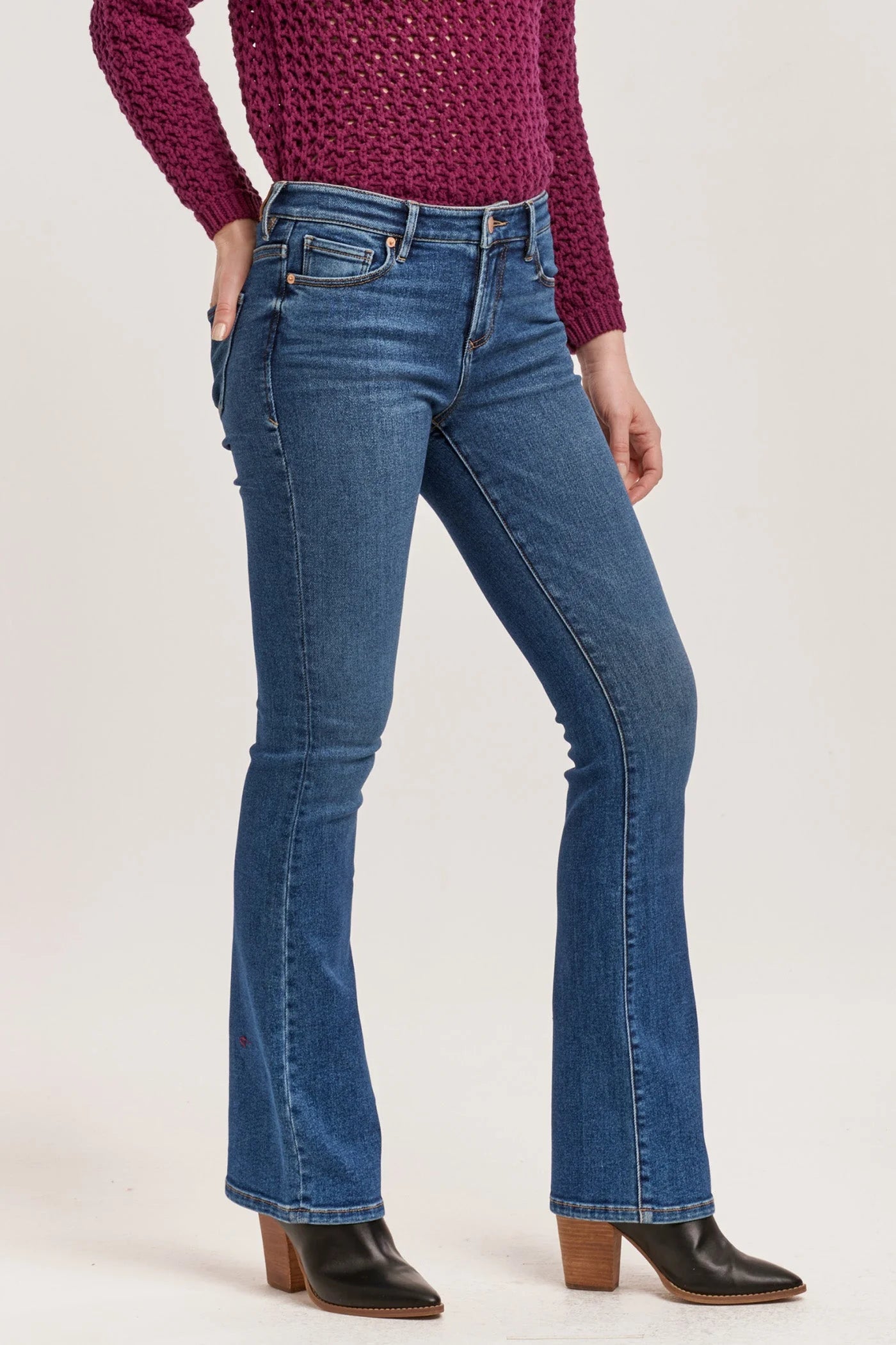 JAXTYN  HIGH RISE BOOTCUT JEANS