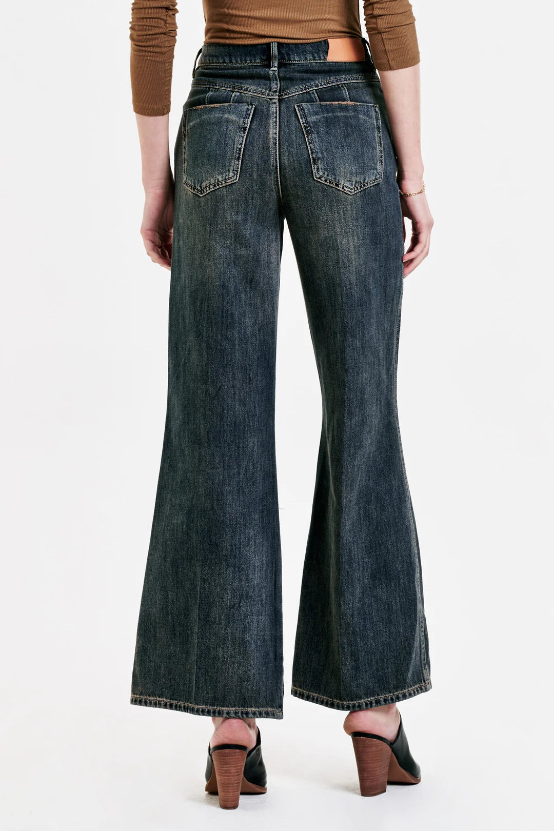 FIONA SUPER HIGH RISE WIDE LEG JEANS