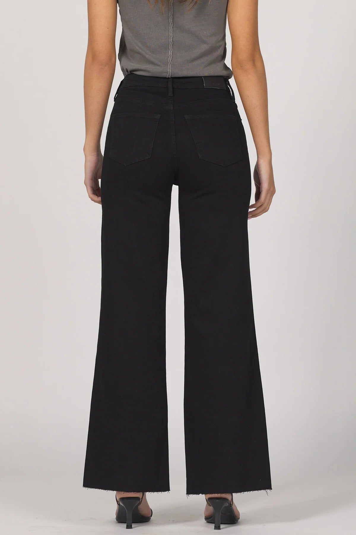 "FIONA WIDE LEG DENIM JEANS" by DEAR JOHN