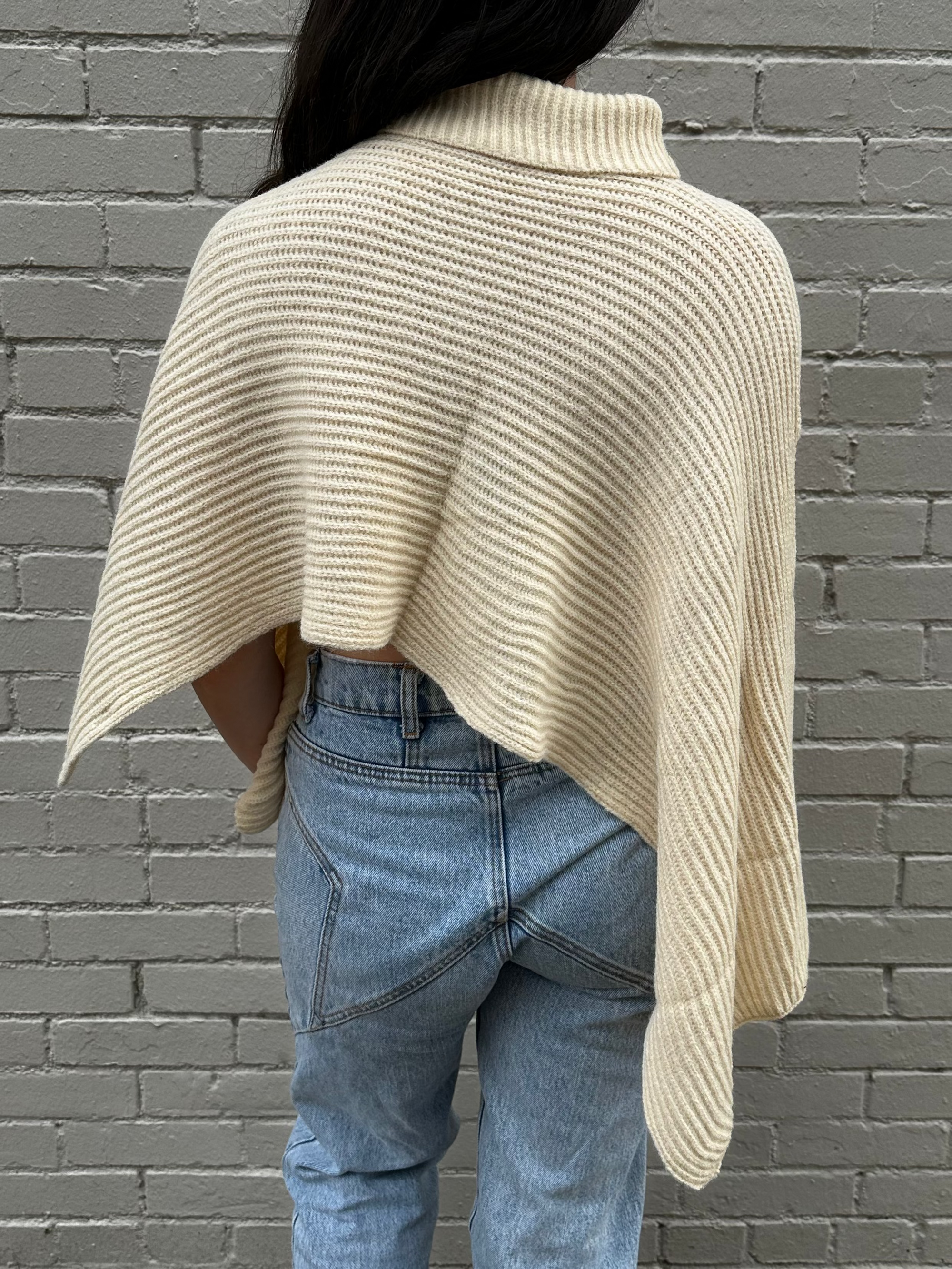 CROP TOP KNIT SWEATER PONCHO