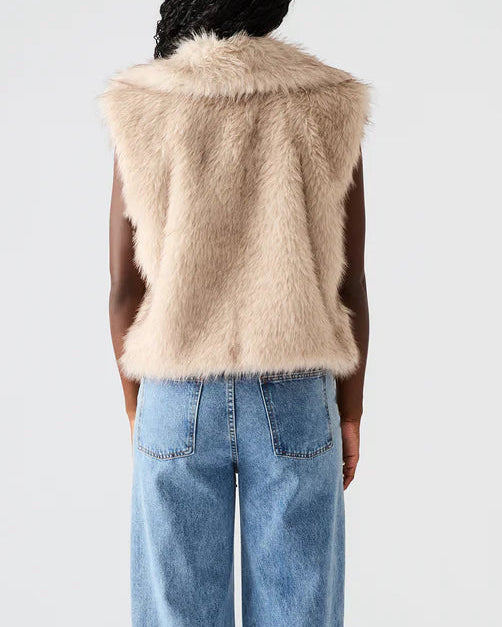 SAFIRA VEST by Steve Madden