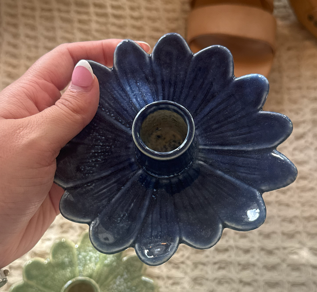 Flower-Shaped Taper Holder