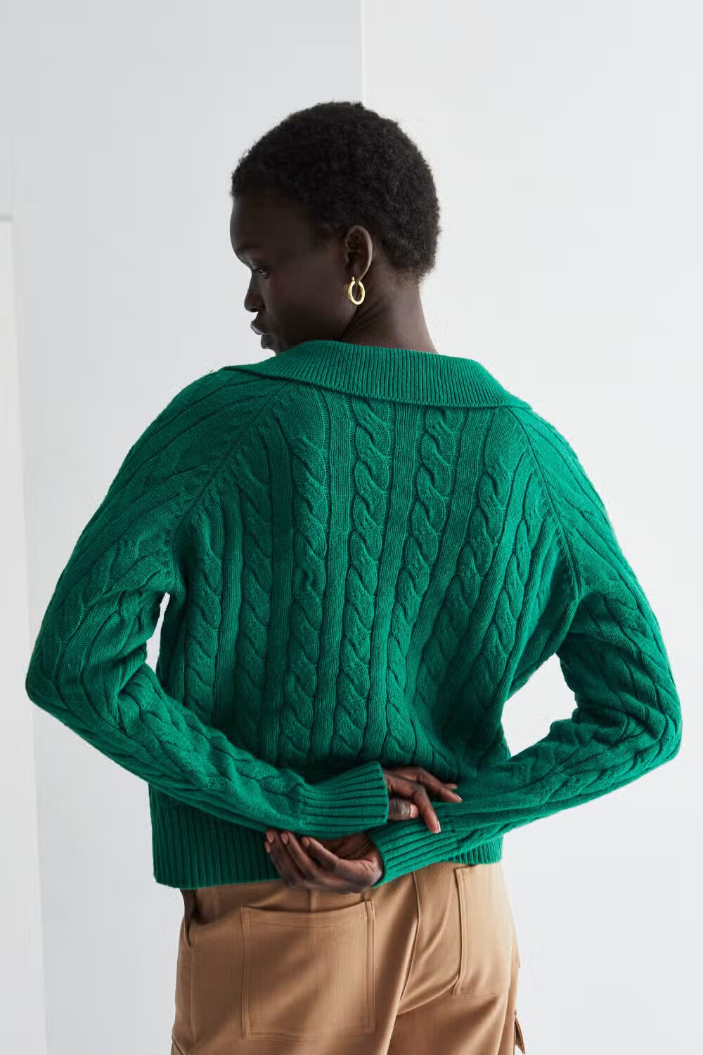 VIVIAN PRETZEL KNIT TOP