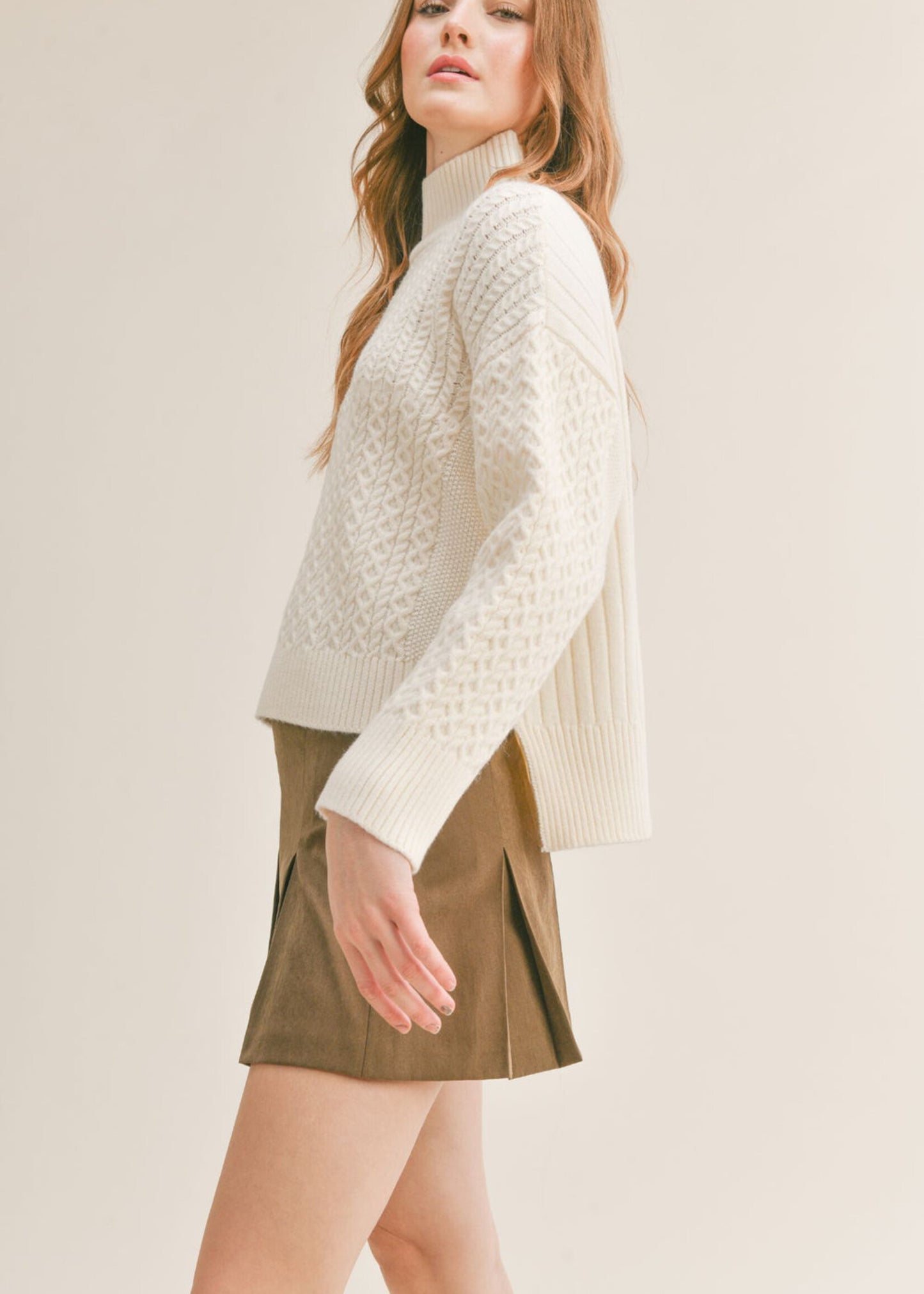 LISS TURTLENECK SWEATER