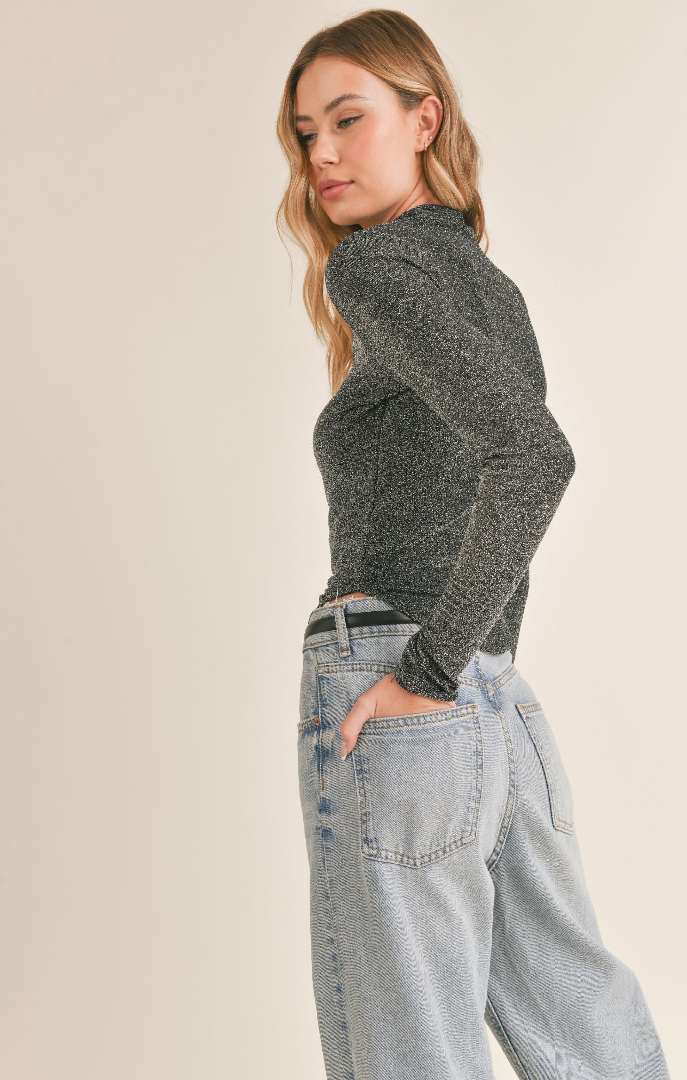 SHIMMER IN THE LIGHT TOP