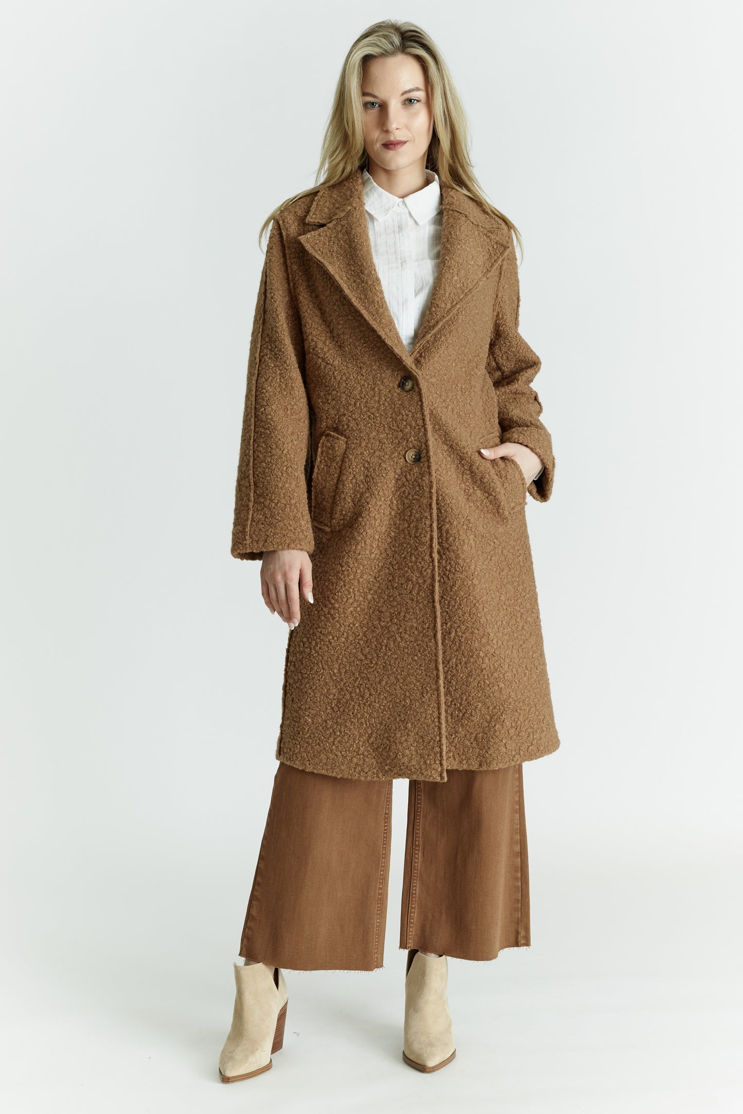 BOUCLÉ COAT