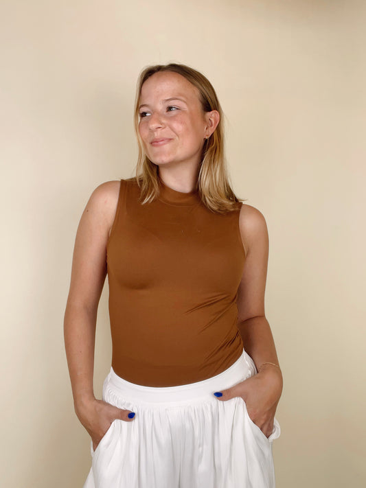 ONDRIA SLEEVELESS TOP